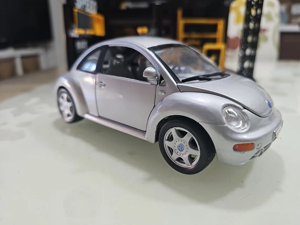 1:24 Welly Volkswagen New Beetle Tdi 2.5 Grigia - Immagine 3 di 4