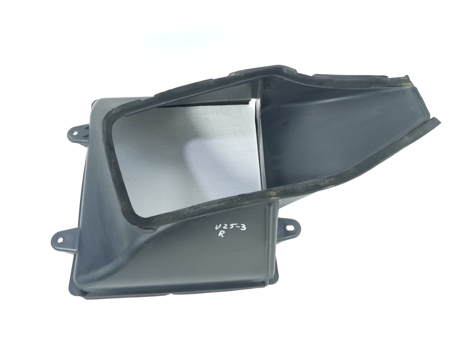 Maserati Levante 2017 AWD 3.0 Front Air Duct Right Passenger Side 670031969 OEM