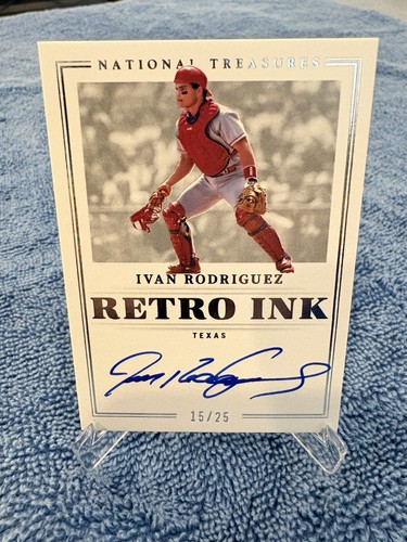 2023 Panini National Treasures IVAN RODRIGUEZ Auto #d /25