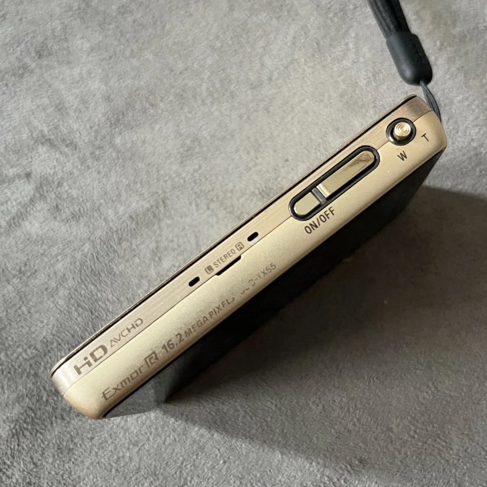 Sony Cyber-shot DSC-TX55 Digital Camera 16.2MP 5x with Accessories Gold - Image 4 of 4