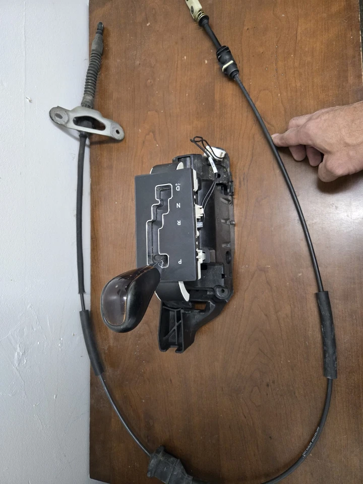 Chrysler 300/Dodge Magnum 2005-2007 transmisión automática palanca de cambios de piso con cable Foto 2 de 4