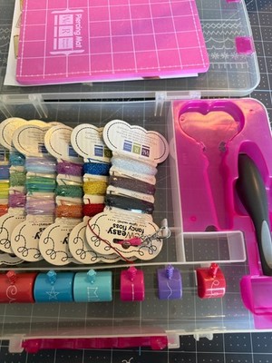 We R Memory Keepers Sew Easy w Case, Floss Cards, 8Heads, Mat, Tool