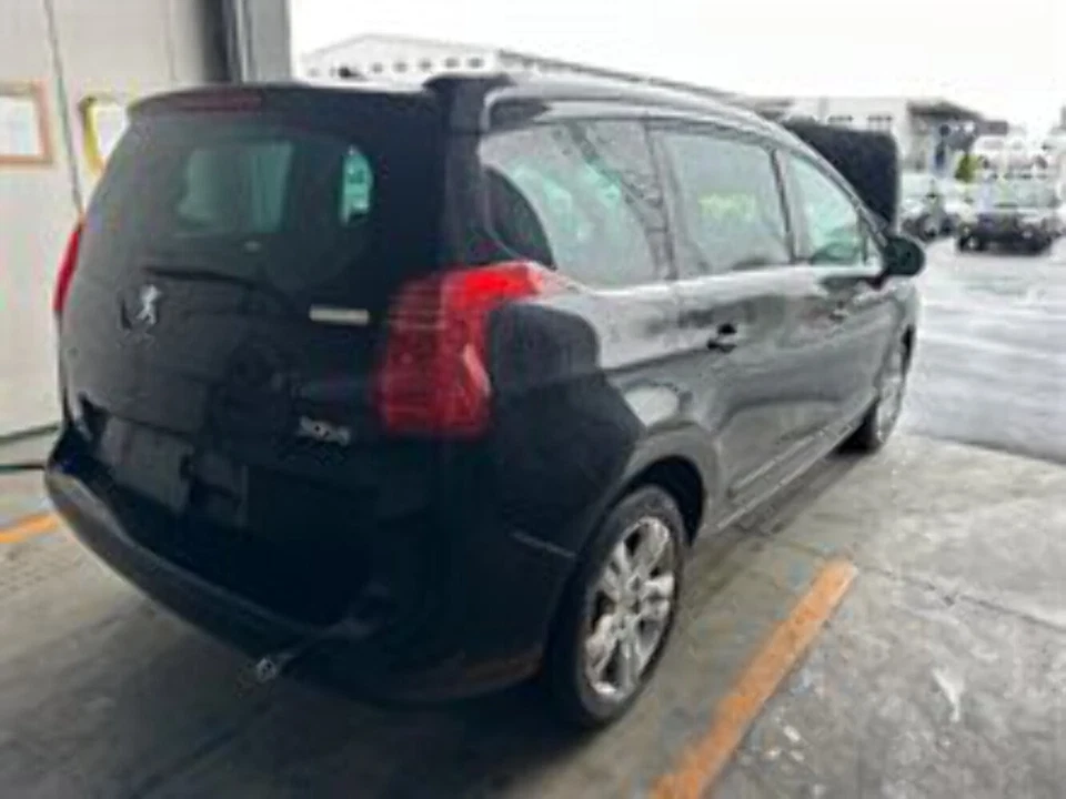 Peugeot, 5008, Left Taillight 05/13-12/17 - image 2 of 3