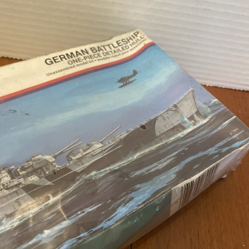 VTG 1977 Monogram DKM Tirpitz 3009 Model WWII German Battleship model Kit Sealed - Picture 17 of 17