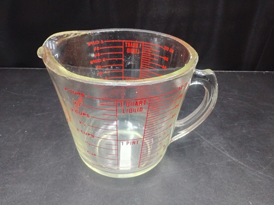Vintage Pyrex #532 D Handle 4-Cup 1-Quart Red Lettering Glass Measuring Cup USA - Image 2 of 4