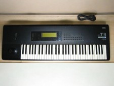 KORG T3 EX 61-Key Synthesizer W/hard case Mus...