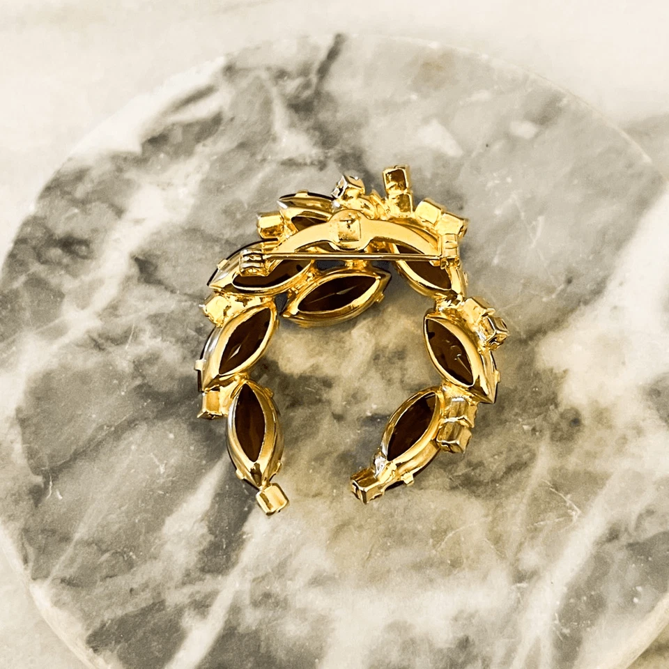 Vintage Topaz Crystal Brooch Gold Toned Pin Prong Set Rhinestone Facet Unsigned - Image 4 of 4