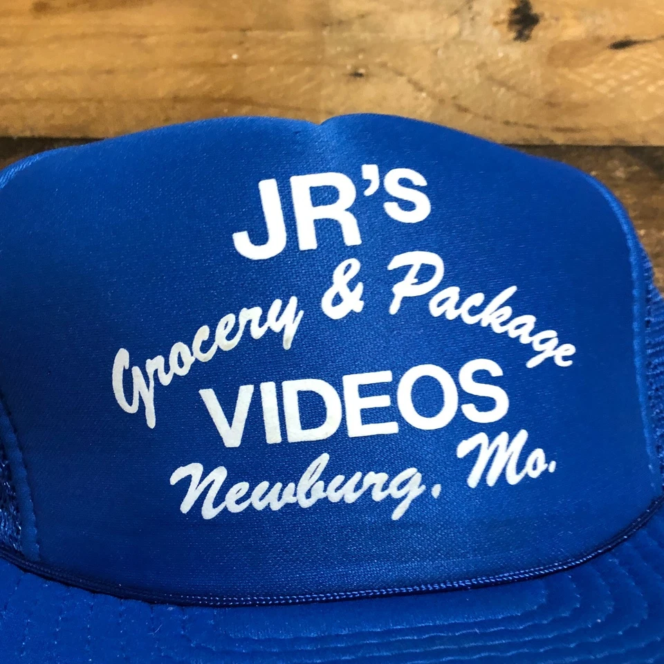 De Colección Newburg Sombrero Snapback Gorra Camionero Para Hombres Azul Jr's Comestibles Missouri Años 90 LEER Foto 3 de 4