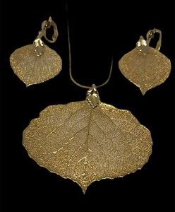 Authentic Vintage Gold Dipped Real Leaf w/ Gold-plated Chain 23” And Clip On Earrings