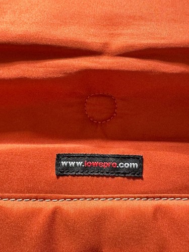 LowePro Messenger Bag Shoulder Slim Factor Padded Laptop 17x13 Green Tan Orange - Picture 4 of 7