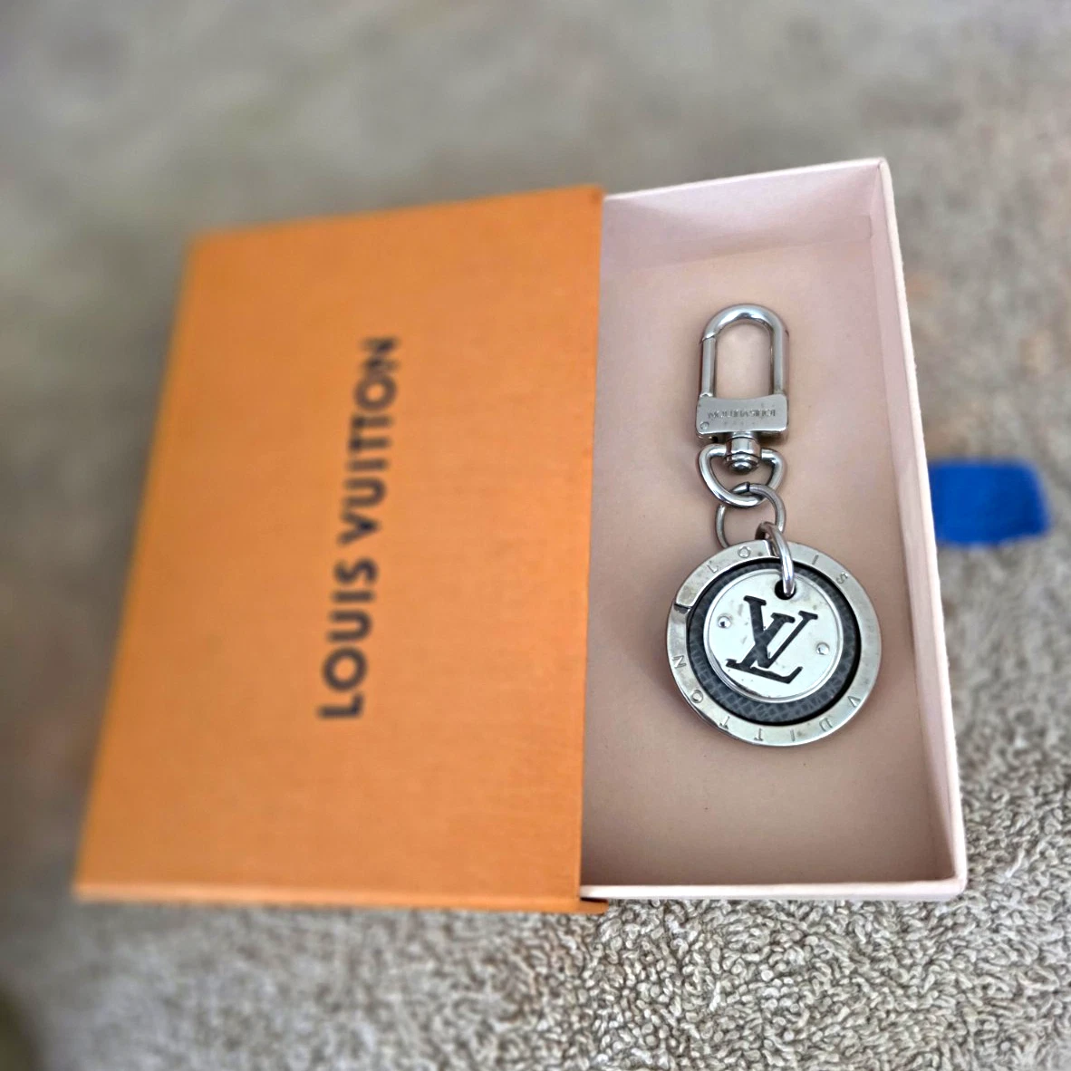 25+ Louis Vuitton Women's Key Chains, Rings and Finders for sale