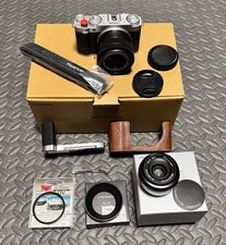 FUJIFILM X-M5 Lens Kit XC 15-45mm lens and various other accessories