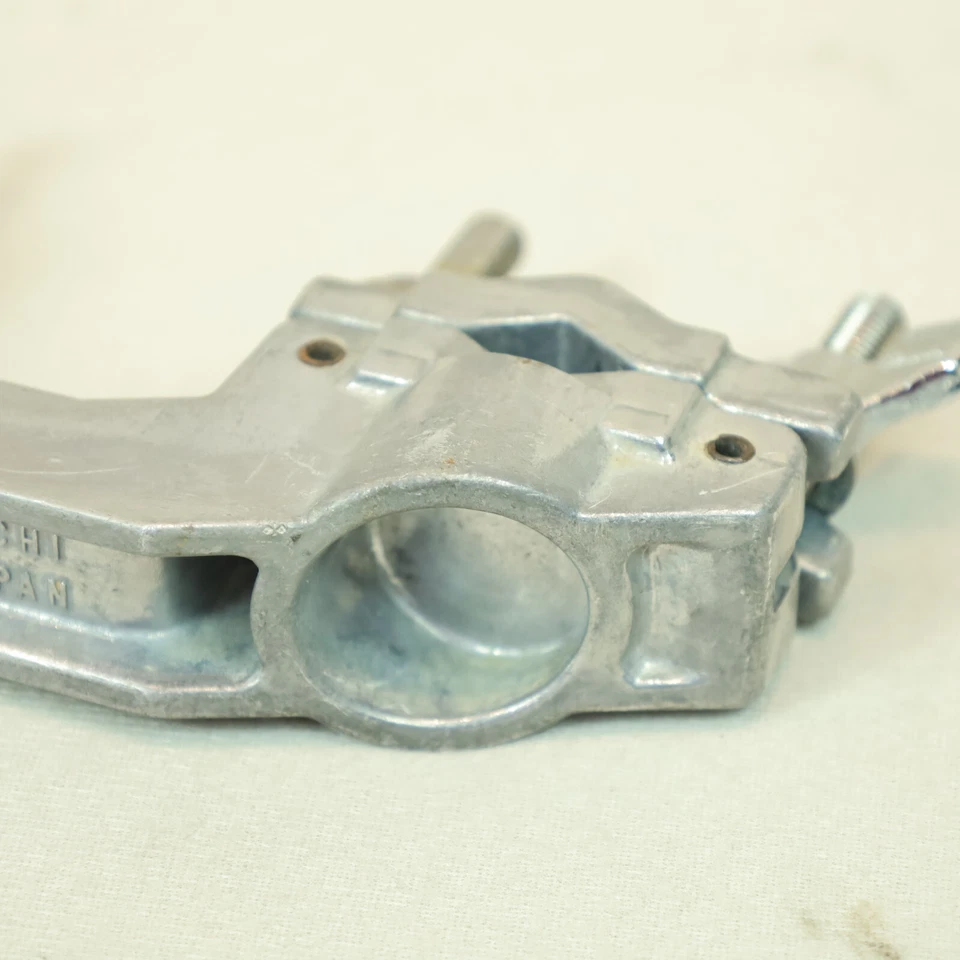 Abrazadera múltiple Tama de colección con montaje de hueso de perro giratorio de liberación rápida Aichi Japón Foto 4 de 4