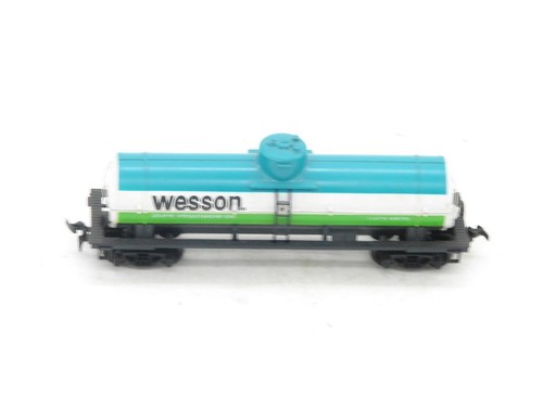 TYCO HO Scale 9876 Wesson Oil Tank Car 315K - Picture 2 of 6