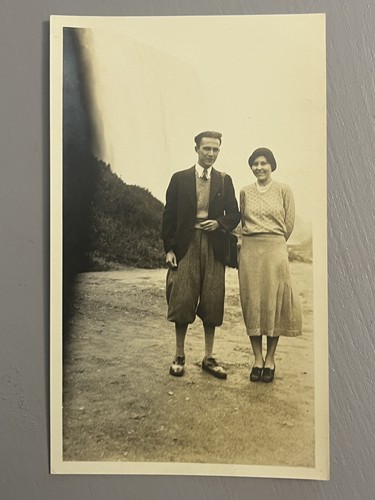 Vintage Photo Pretty Young Woman Man Knickerbocker Pants Beach 1920s - Picture 2 of 3