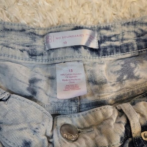 No Boundaries Short Cut Off Shorts, Blue Wash, Stretchy, Size 13 - Picture 3 of 6