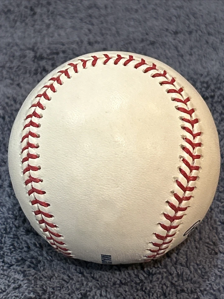 Pelota de béisbol autografiada firmada por José Tabata K Foto 2 de 4