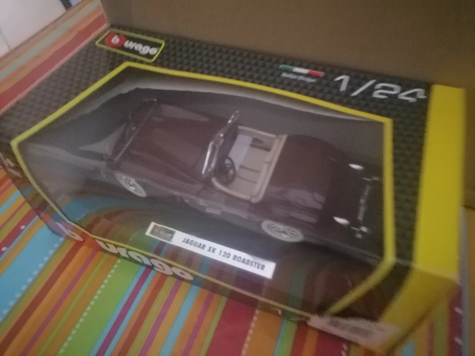 Jaguar XK 120 Roadster Scala 1/24 Bburago Nuova - Immagine 2 di 3