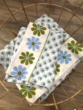 Vtg Lady Pepperell Twin Sz Flat & Fitted Sheet Blue, Green, White Flower Power