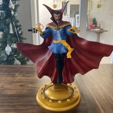 DIAMOND SELECT DOCTOR STRANGE DR. MARVEL GALLERY STATUE PVC LOOSE MARVEL COMICS