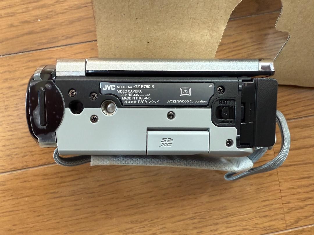 JVC Kenwood Everio GZ-E780-S Full HD Camcorder 40x Zoom Used JVC Kenwood Everio GZ-E780-S Full HD Camcorder 40x Zoom Used