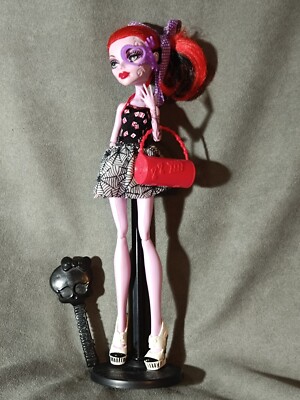 MONSTER HIGH G1 -  Muñeca OPERETTA PHANTOM serie ''Dance Class'' con stand y peine