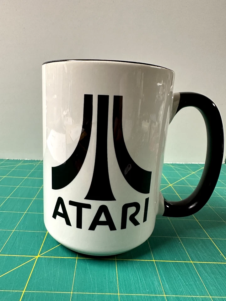 Taza Atari 15 oz.  Logo - Taza de café Atari Computer - Taza - NEGRO O ROJO Foto 4 de 4