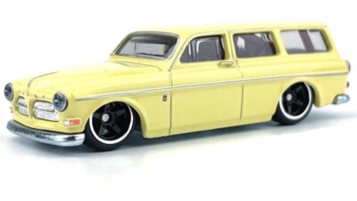 HOT WHEELS VOLVO P220 AMAZON ESTATE BOULEVARD PREMIUM LOOSE | eBay