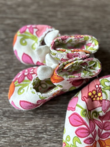 Vera Bradley Baby Girl Floral Soft Shoes & Hat. Multicolor.Easter 0-6 Month - Picture 3 of 12