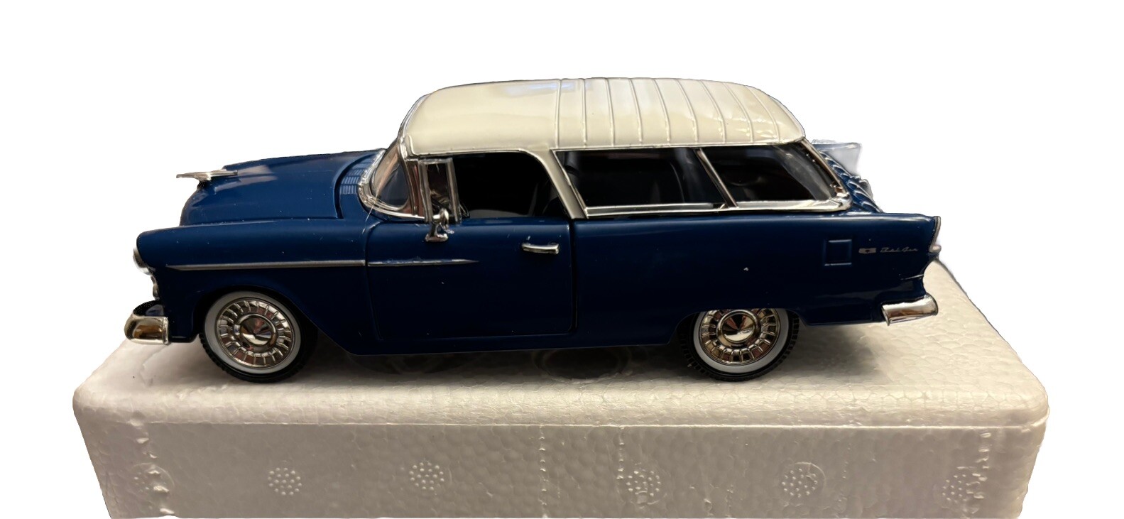 ARKO 1955 Chevy Nomad - Blue & White - Diecast Car - 1/32 Scale -w/ Certificate!