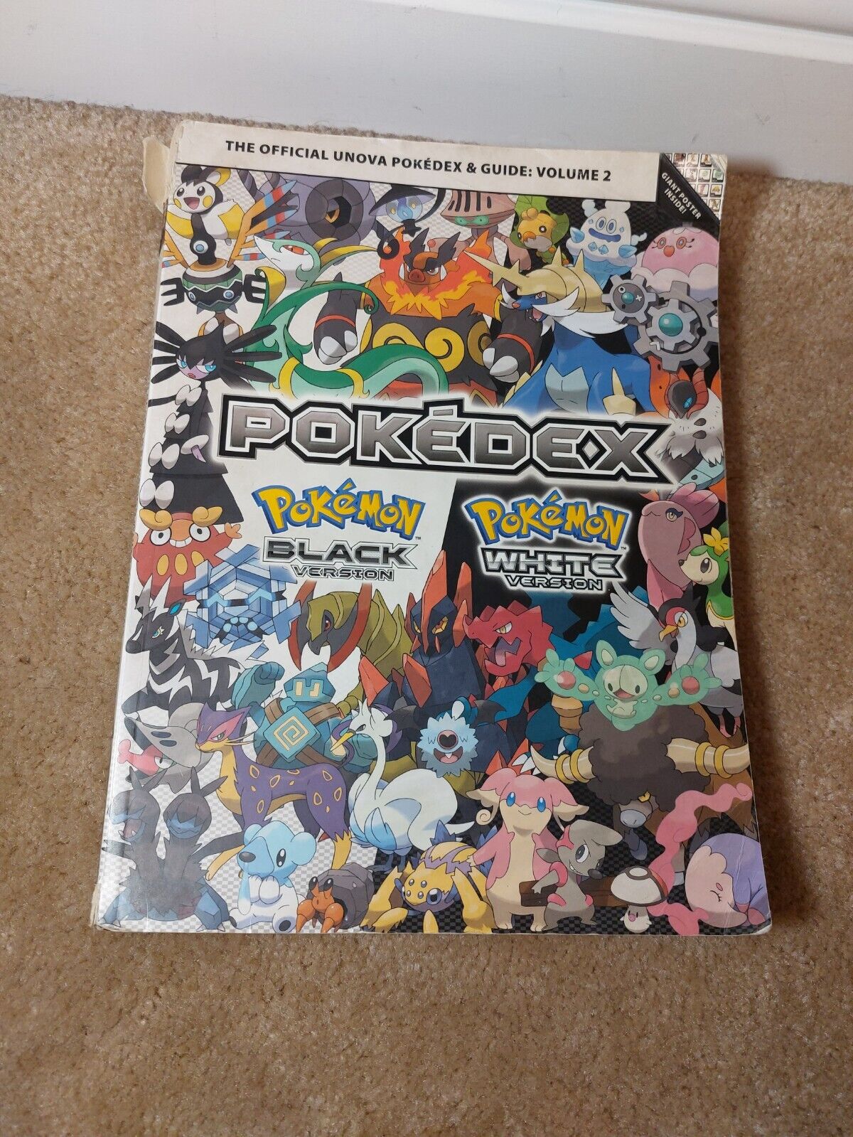 The Offical Unova Pokedex & Guide, Volume 2 Official Unova Pokedex & Guide  (v. 2) by The Pokemon Company International Inc: Very Good Paperback (2011)