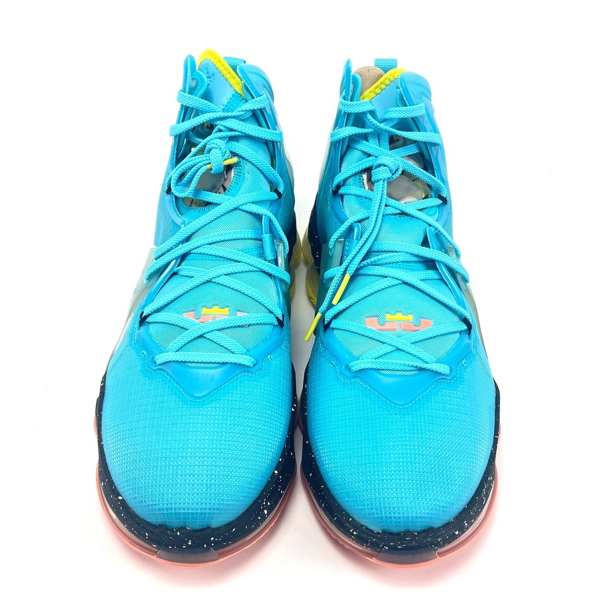 Size 12.5 - Nike LeBron 19 Christmas for sale online | eBay display picture 1