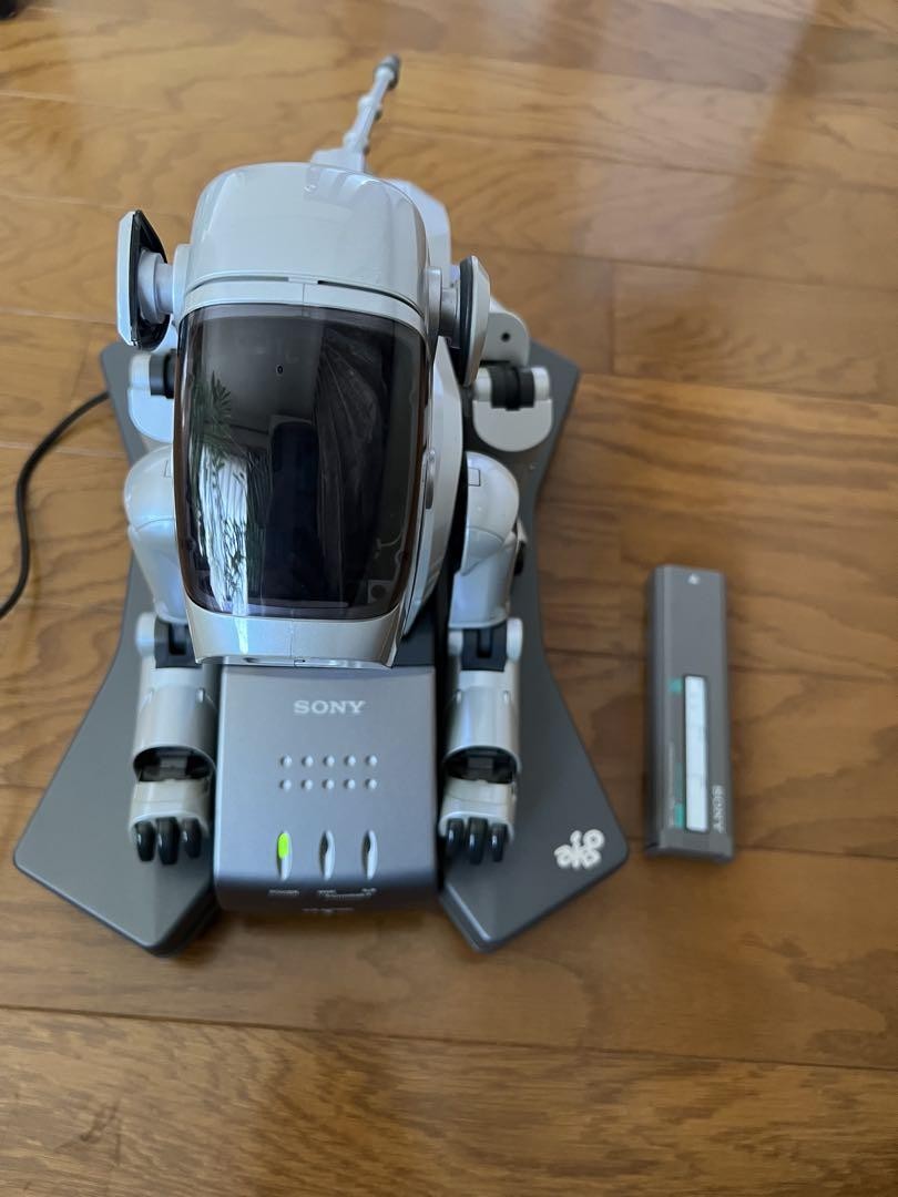 ＡＩＢＯ　ERS−111（ジャンク品） Junk Sony AIBO ERS-111 First Generation Robot Dog Parts