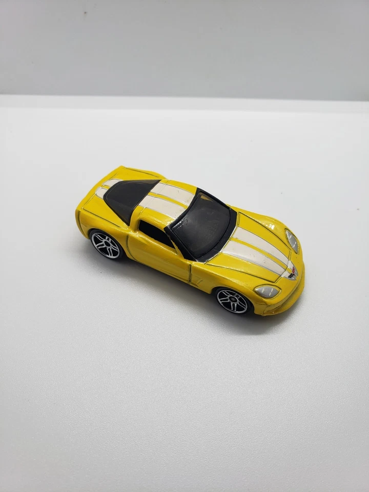 Hot Wheels 2003 Mystery Car C6 Corvette amarillo suelto Foto 3 de 4