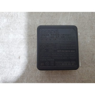 Olympus F-2AC-2B AC Adapter Ladegerät schwarz USB Port 5,0V 0,15A 500mA kompakt