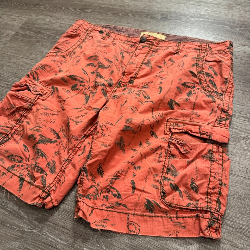 True Religion Shorts Mens 36 Cargo Floral Tropical Hawaiian Vintage Pink 11" - Image 2 of 4