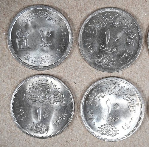 EGYPT - SET OF 8 - 1970'S & 1980'S UNCIRCULATED COMMEMORATIVE 10 PIASTRES COINS - Picture 6 of 7