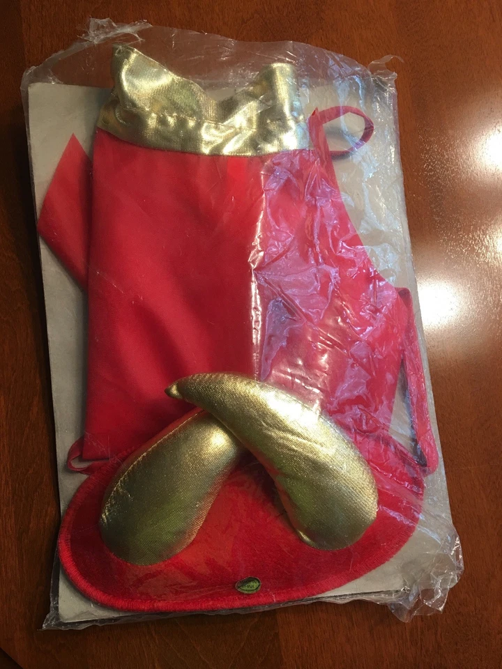 Dogs Customs Dress Up. Devil Horns & Cape. Neck 16 1/2”. Cape 19”L By 20” Size S - Image 2 of 4