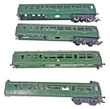 Rake of 4 OO Gauge BR Green DMU Model Railway Coaches Spares And Repairs Unbox