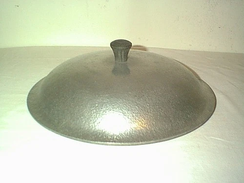 NICE VINTAGE HAMMER CRAFT CLUB ALUMINUM 10" SELF BASTING LID