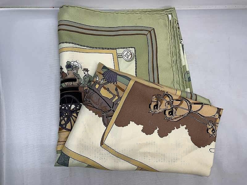 Hermes Carre 90 Silk Scarf Horse Carriage Design Light Grey Womens Luxury Fashion Accessory