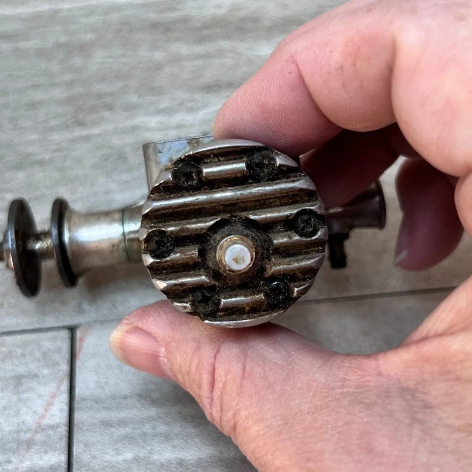 Motor McCoy 19 RC Nitro Bujía incandescente Modelo Avión Coche Barco Motor De Colección SIN PROBAR Foto 3 de 4