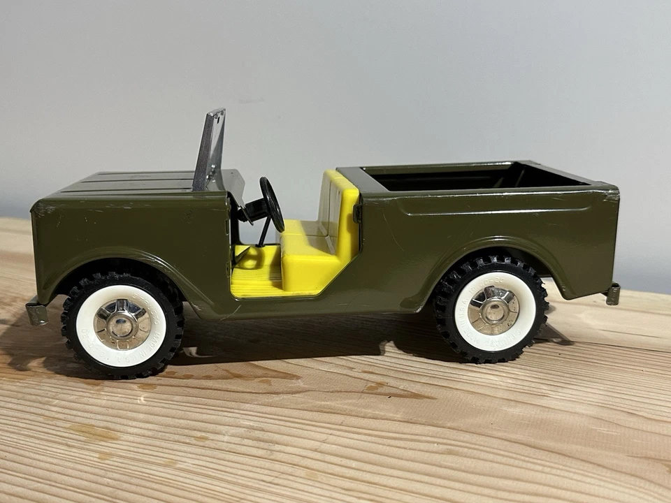 Structo International Scout Jeep Green Military Jeep Very Nice Condition - Image 3 of 4