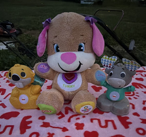 Fisher-Price Laugh & Learn Smart Stages Puppy Plush w/ 2 Figures BHT70 2014