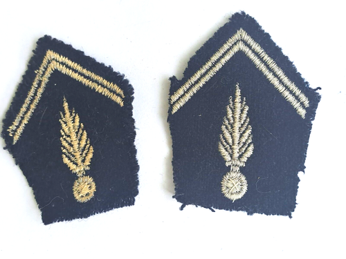 Patte De Col Gendarmerie – Grenade En Cannetille – Insigne Français D'occasion