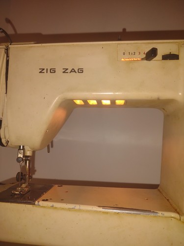 Elna Zig Zag Singer Automatic Precision Sewing Machine Metal Case Vintage - Picture 17 of 18