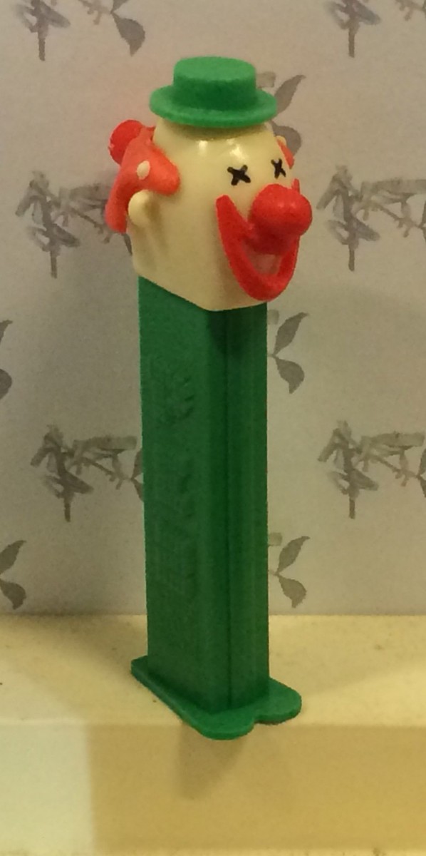 PEZ - Merry Music Makers (MMM) - Choose Character from Menu - Use