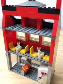 LEGO City 7641 City Corner Complete Bus Stop Street Shop Town 60031