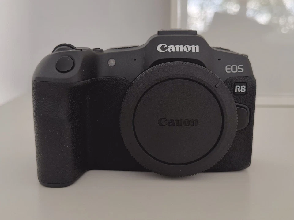 Canon EOS R8 24,0MP Spiegellose Systemkamera-(Nur Gehäuse) 12.000 Auslösungen - Bild 2 von 4