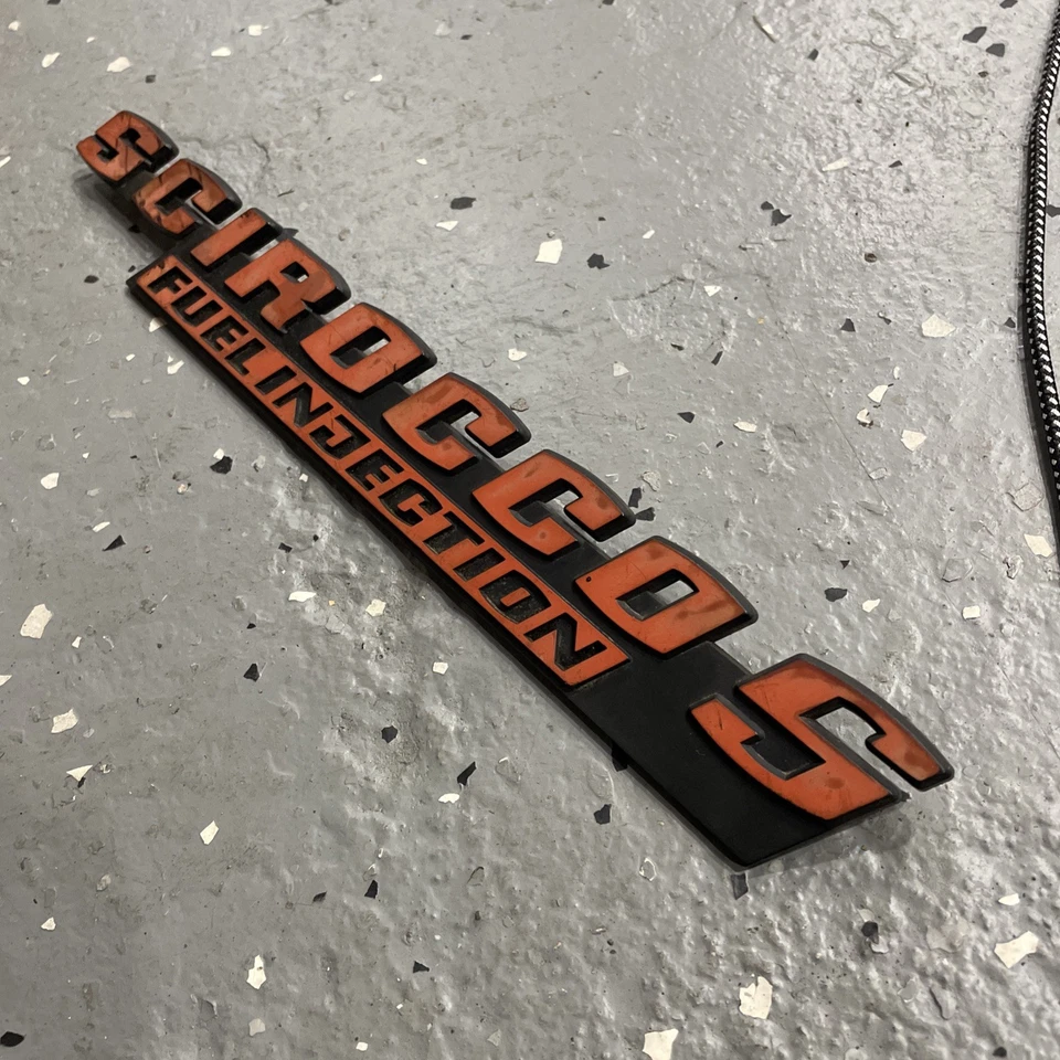 Emblema insignia escotilla trasera Volkswagen Scirocco S rojo GTI escritura OEM VW MK2 MK1 Foto 3 de 4